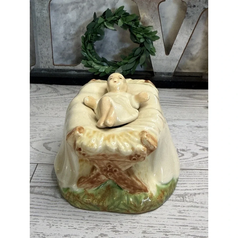 Vintage Baby Jesus In a Manger Holland‎ Mold Ceramic Hand Painted Signed 1970's